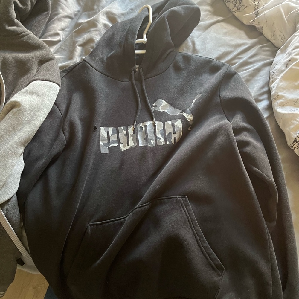 Puma hoodie medium